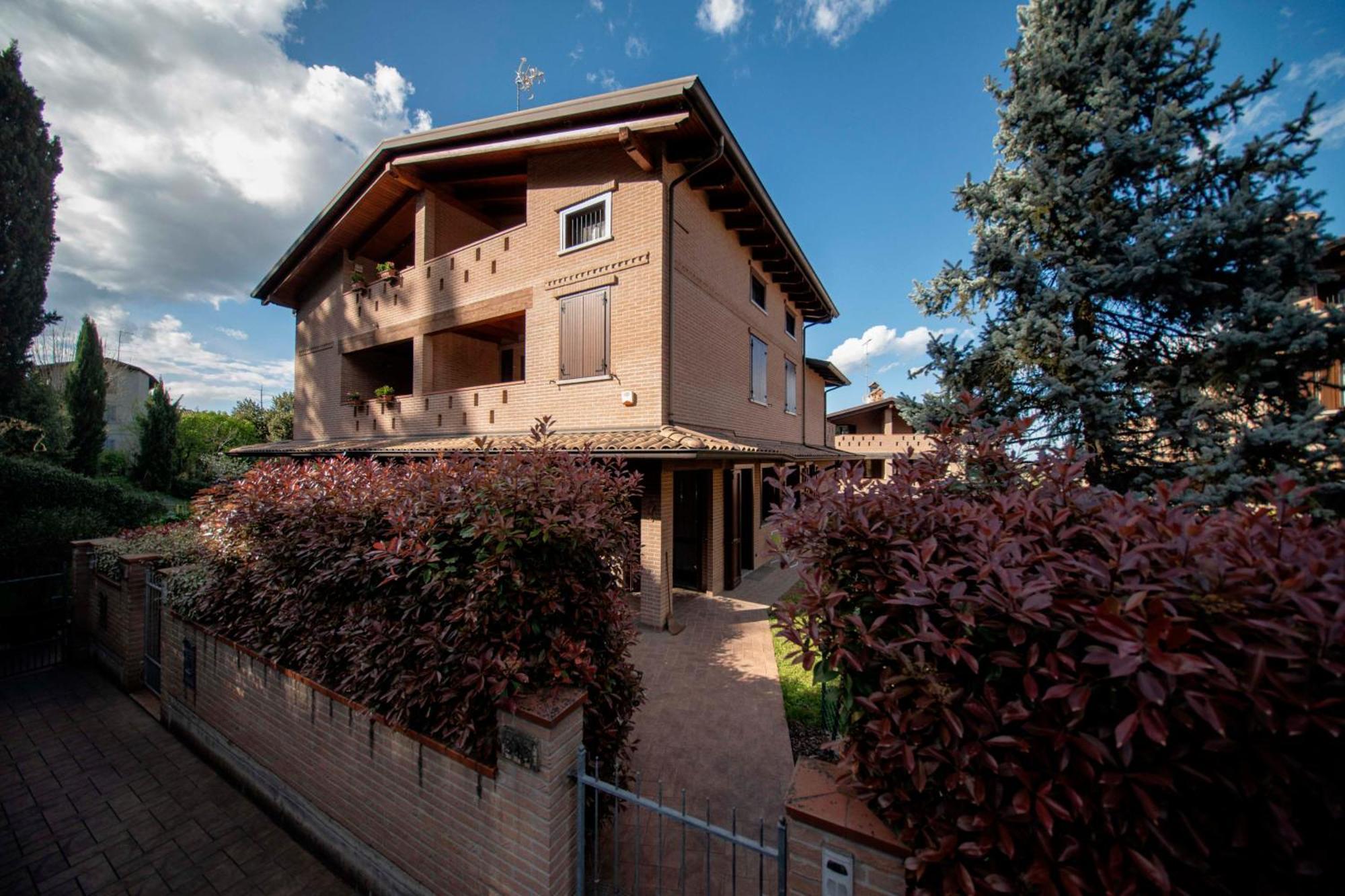 Jacuzzi Apartment In Italian Villa, Wi-Fi & Garden Sassuolo - Maranello Casalgrande Eksteriør billede