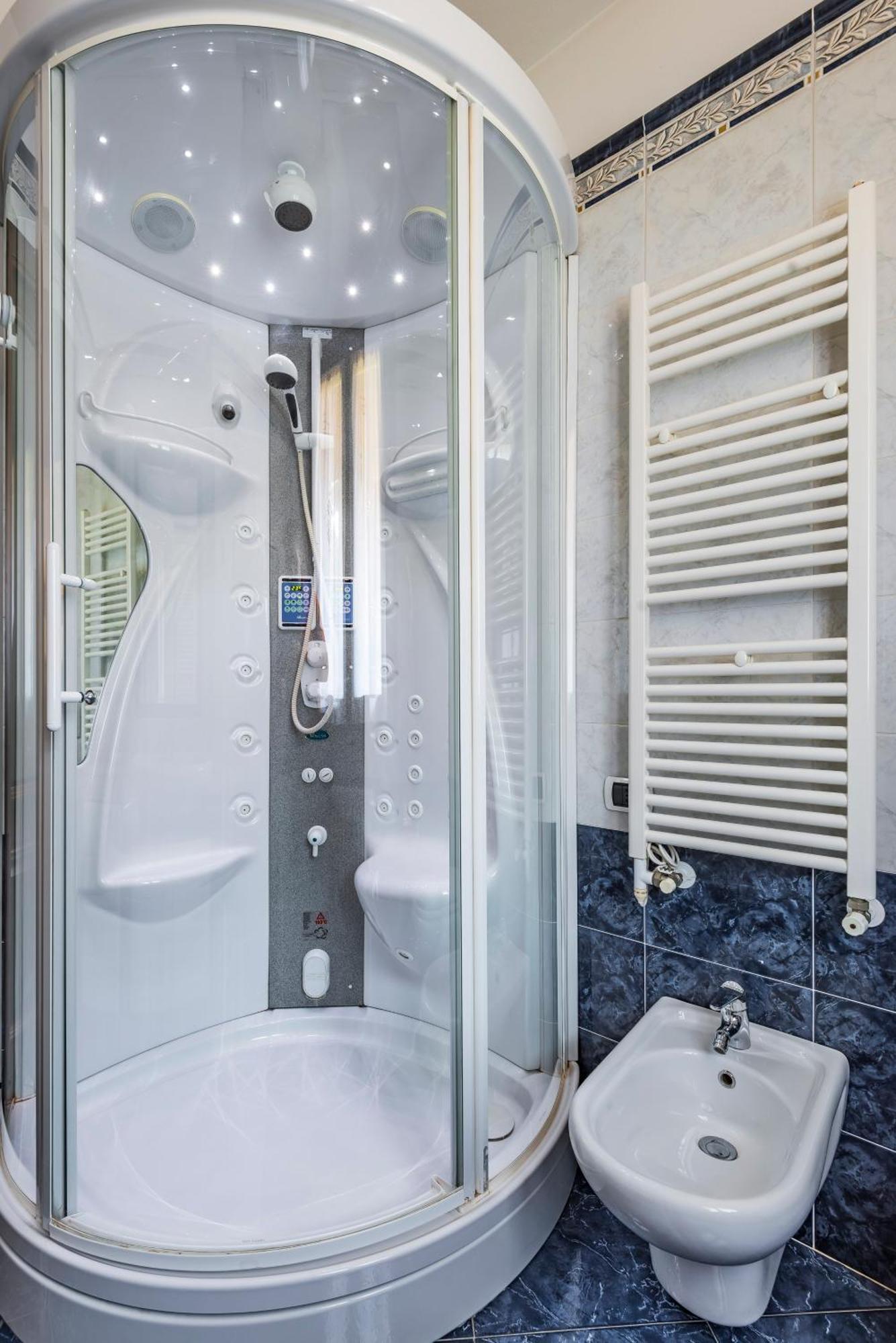 Jacuzzi Apartment In Italian Villa, Wi-Fi & Garden Sassuolo - Maranello Casalgrande Eksteriør billede