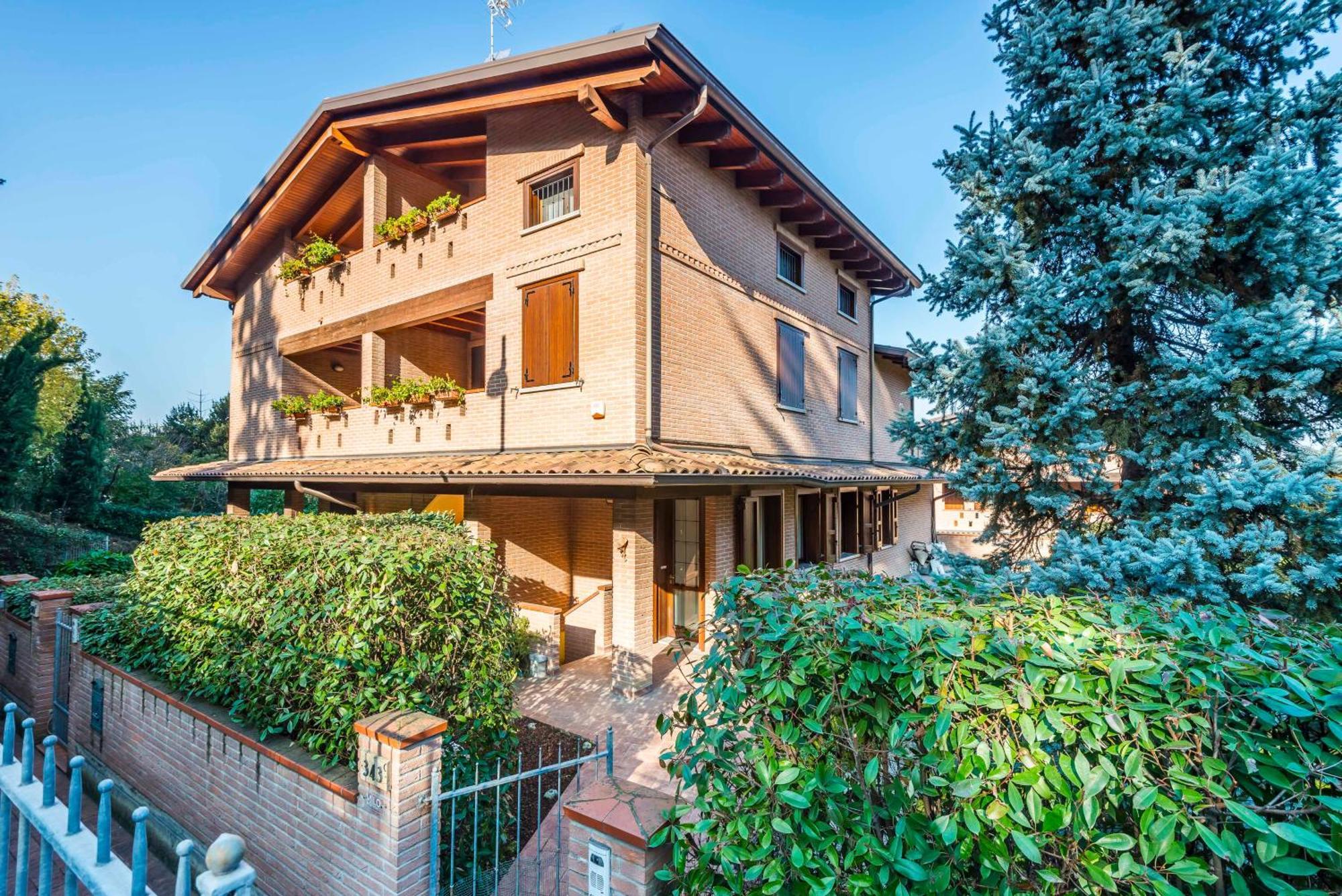 Jacuzzi Apartment In Italian Villa, Wi-Fi & Garden Sassuolo - Maranello Casalgrande Eksteriør billede