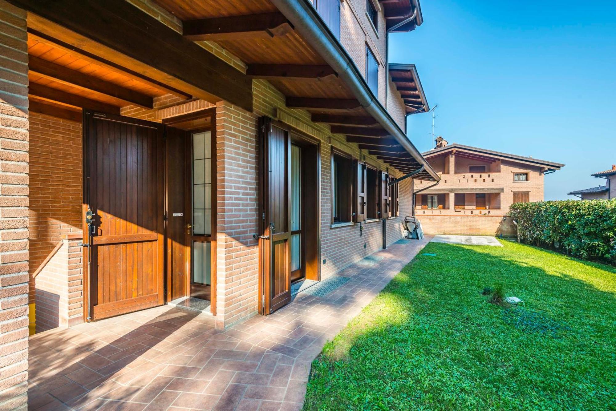 Jacuzzi Apartment In Italian Villa, Wi-Fi & Garden Sassuolo - Maranello Casalgrande Eksteriør billede
