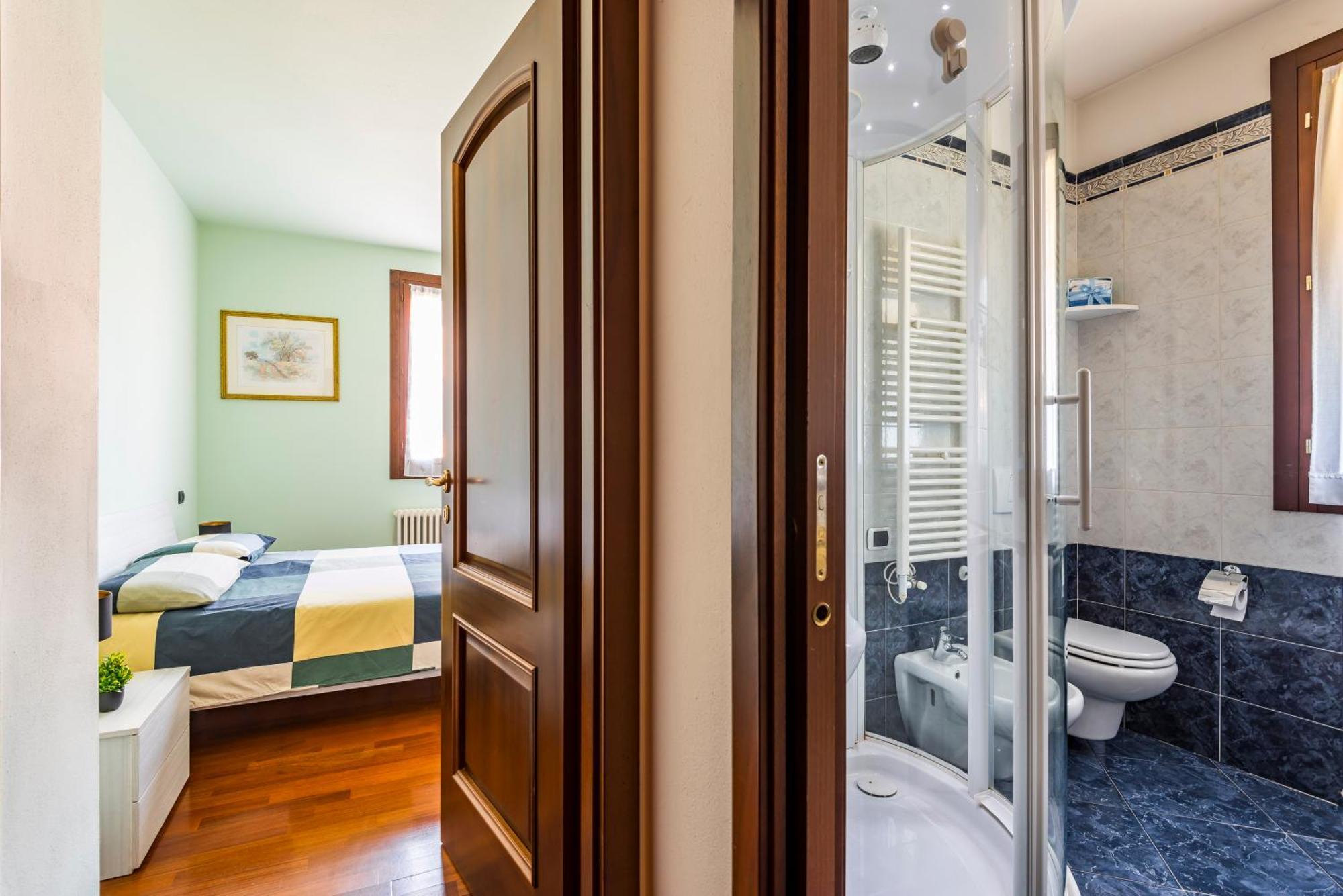 Jacuzzi Apartment In Italian Villa, Wi-Fi & Garden Sassuolo - Maranello Casalgrande Eksteriør billede
