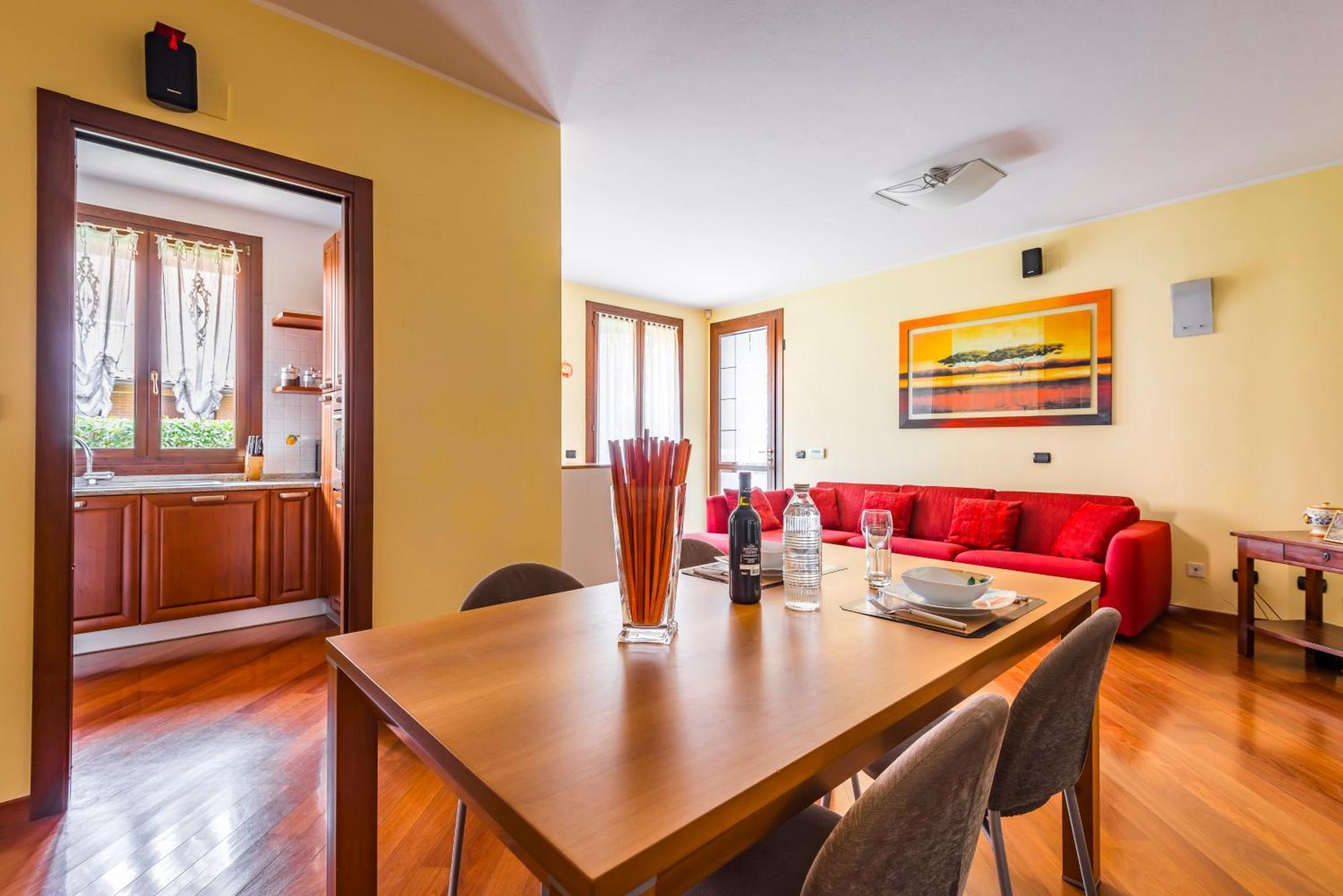 Jacuzzi Apartment In Italian Villa, Wi-Fi & Garden Sassuolo - Maranello Casalgrande Eksteriør billede