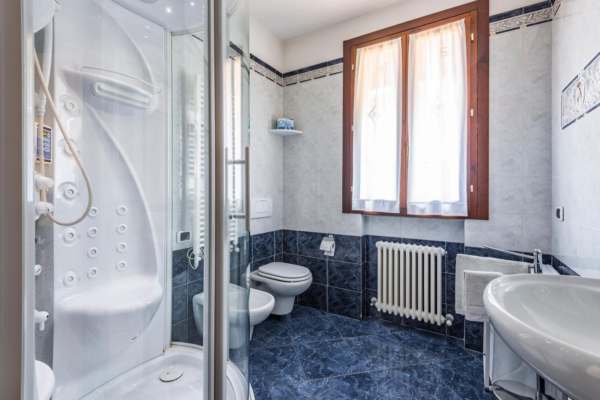 Jacuzzi Apartment In Italian Villa, Wi-Fi & Garden Sassuolo - Maranello Casalgrande Eksteriør billede